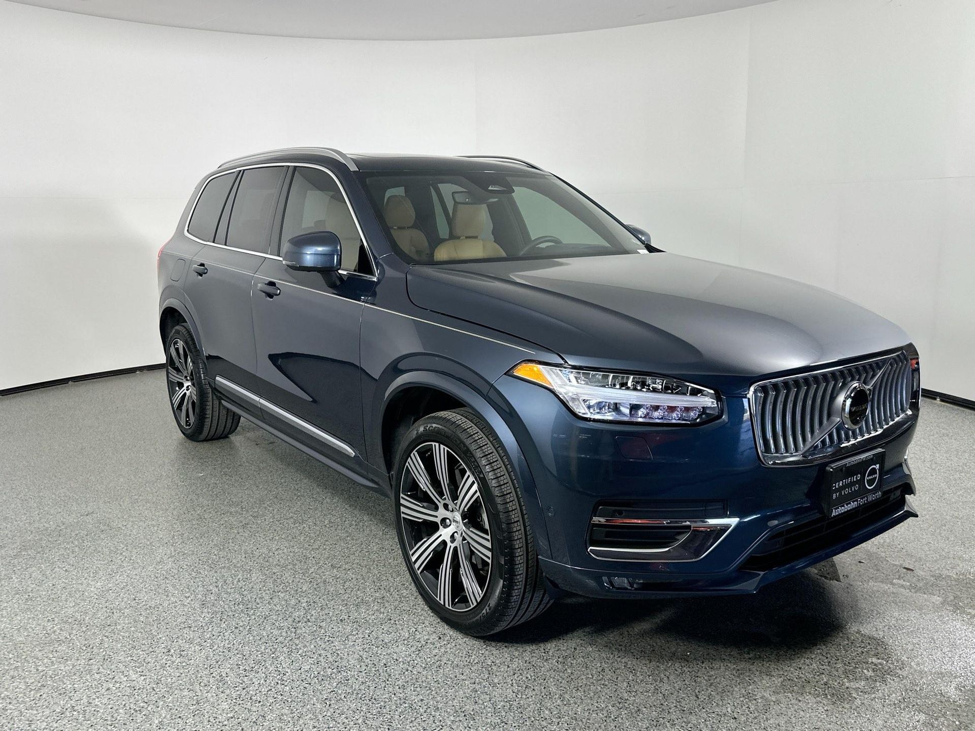 2025 Volvo XC90 B5 photo 3