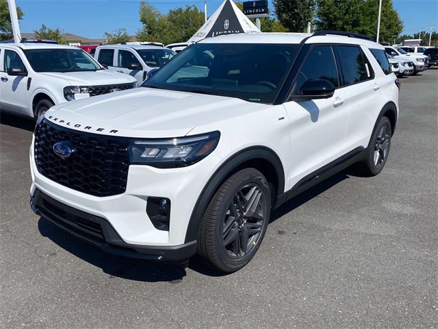 2025 Ford Explorer ST-Line photo 3