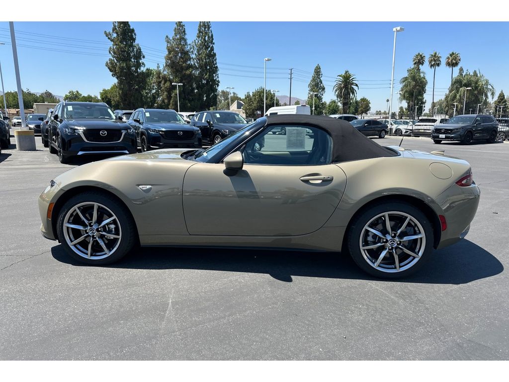 2023 Mazda MX-5 Miata Miata Grand Touring photo 3