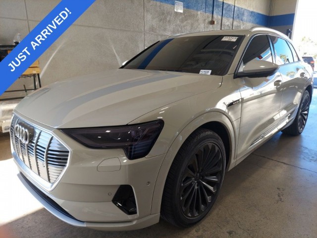 2019 Audi e-tron Prestige