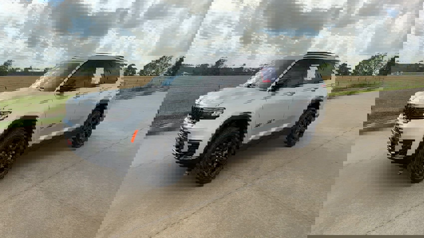 2025 Jeep Grand Cherokee Altitude X photo 4