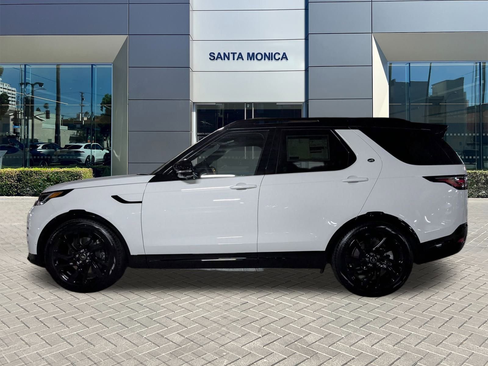 2025 Land Rover Discovery SE photo 2