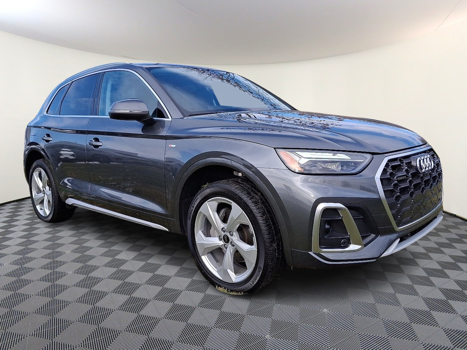 2025 Audi Q5 Premium Plus's photo