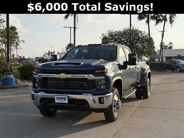 2026 Chevrolet Silverado 3500HD LT photo 4