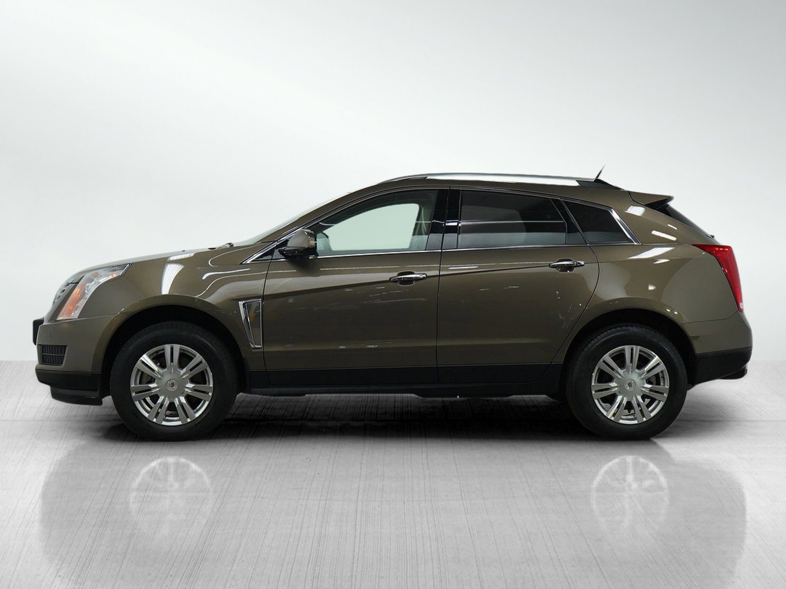 Used 2014 Cadillac SRX Luxury Collection with VIN 3GYFNEE38ES615689 for sale in Burnsville, Minnesota