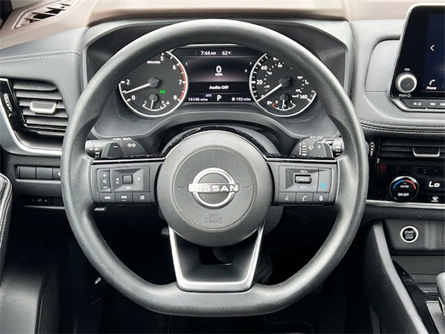 2022 Nissan Rogue SV photo 25