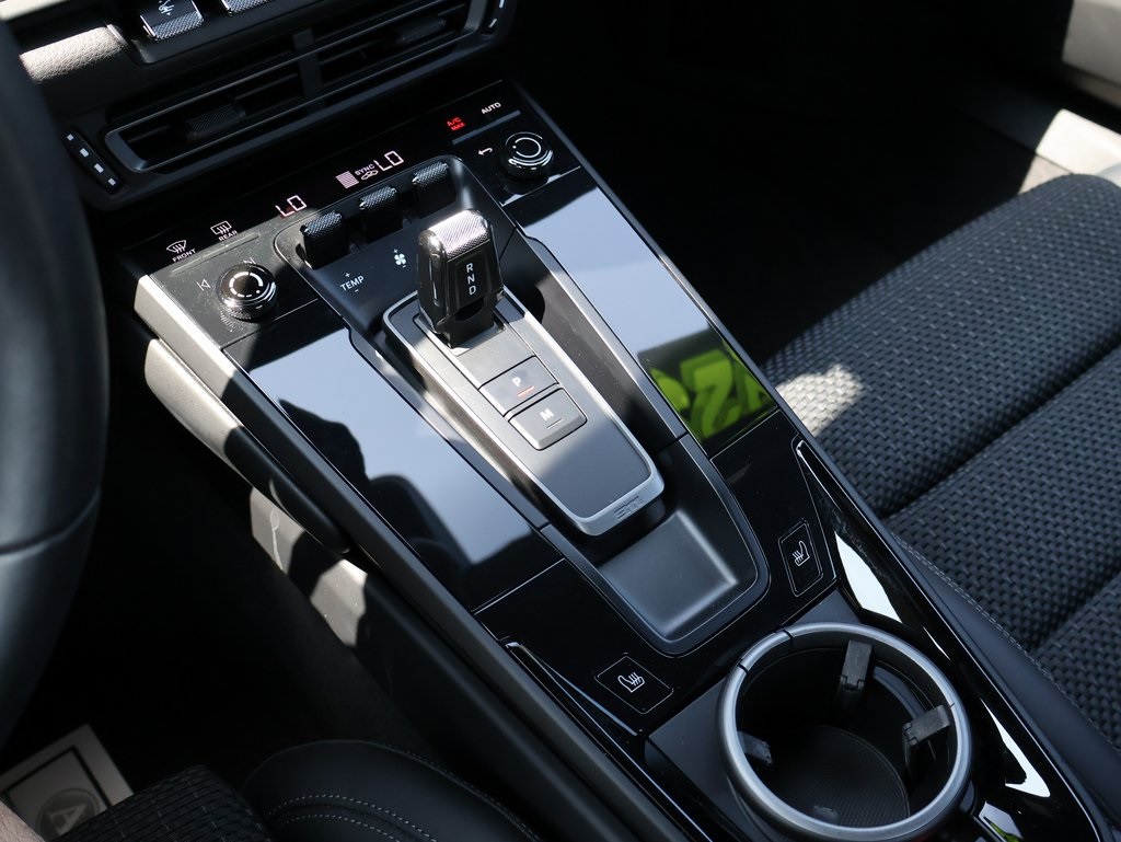 2023 Porsche 911 T photo 21