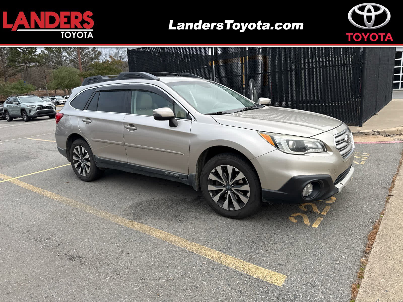 2016 Subaru Outback Limited's photo