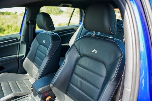 2017 Volkswagen Golf R 4Motion photo 9