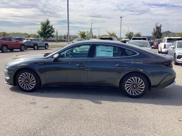 2026 Hyundai Sonata Hybrid SEL photo 2