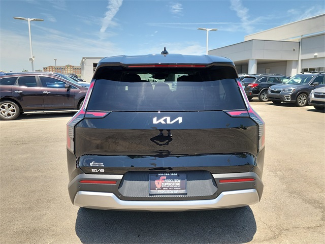 2026 Kia EV9 Light Long Range photo 2