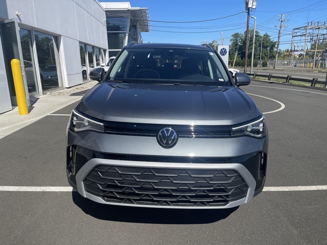 2025 Volkswagen Taos SE photo 4