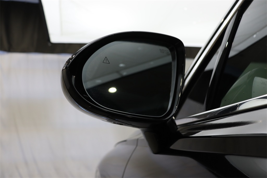 2026 Genesis GV70 2.5T Select photo 4