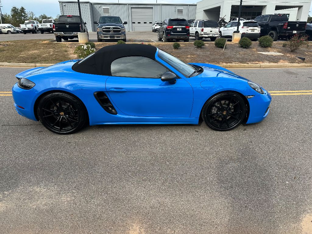 2022 Porsche Boxster photo 4