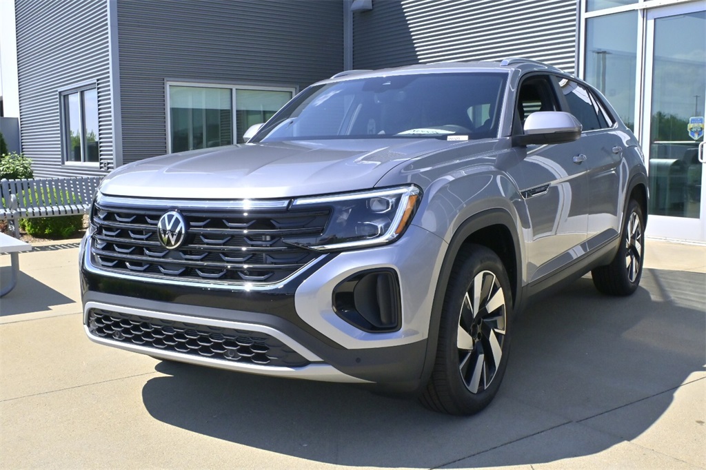 2026 Volkswagen Atlas Cross Sport SE Technology photo 4