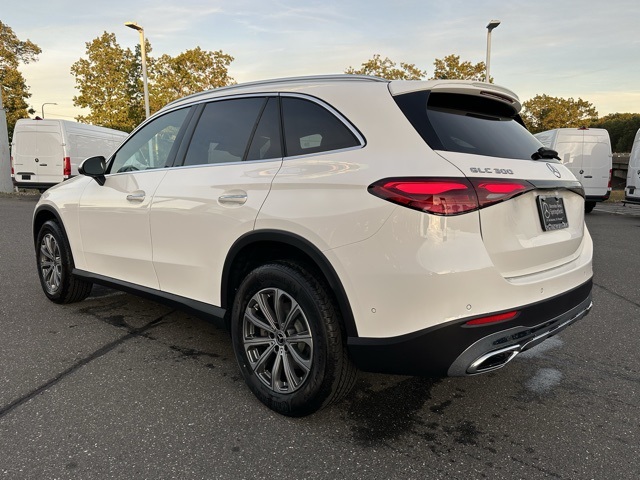 2026 Mercedes Benz GLC 300 4MATIC photo 5