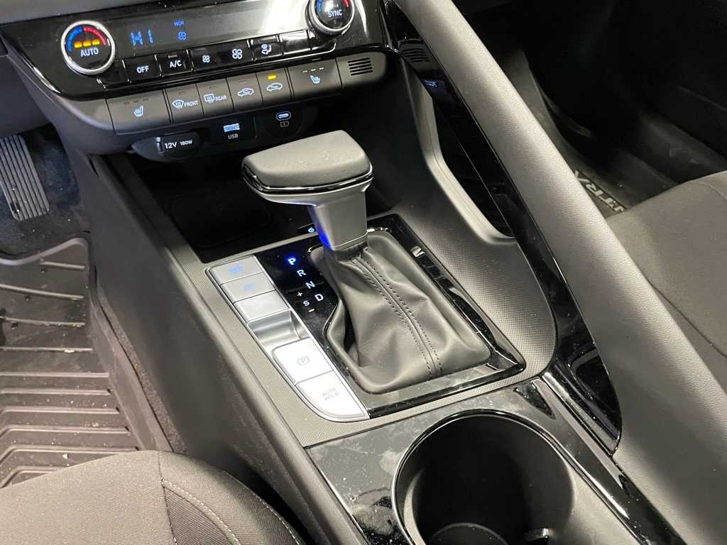 2024 Hyundai Elantra SEL Convenience photo 29
