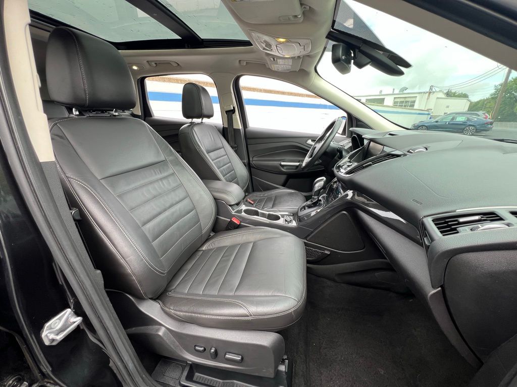2015 Ford Escape Titanium photo 26