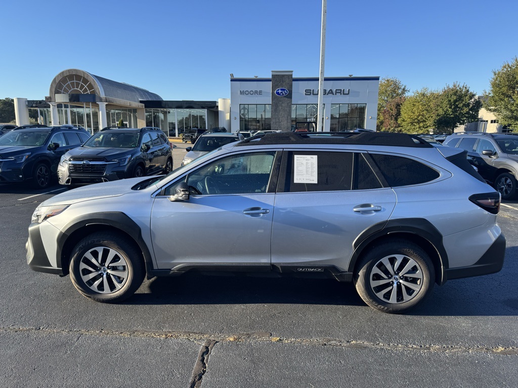 2025 Subaru Outback Premium photo 4