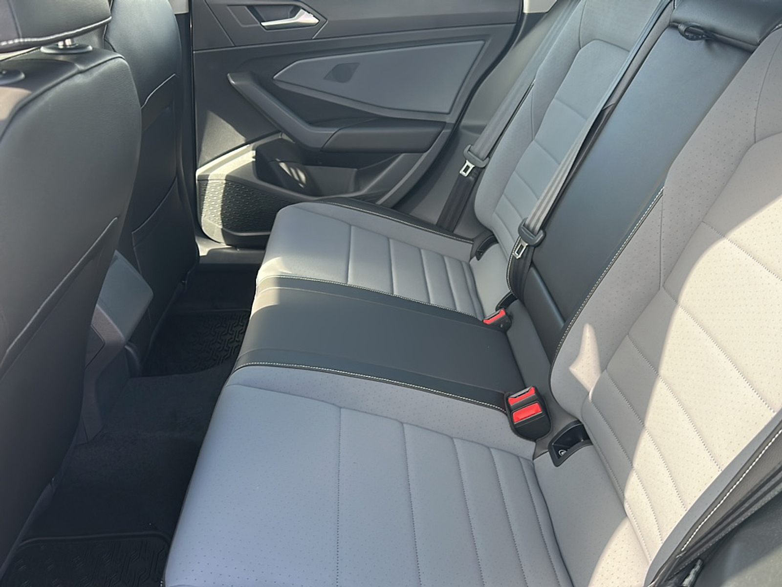 2025 Volkswagen Jetta 1.5T SE photo 7