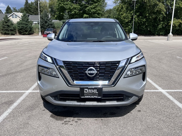 2023 Nissan Rogue SV photo 2