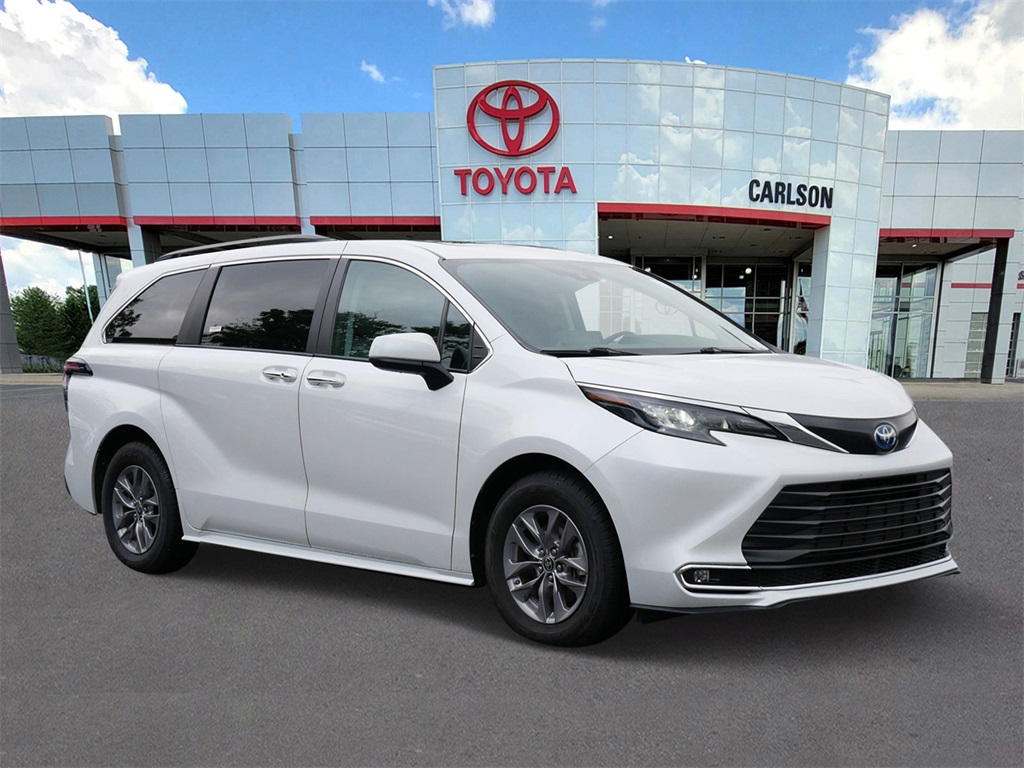 Used 2024 Toyota Sienna XLE with VIN 5TDYRKEC8RS199736 for sale in Minneapolis, Minnesota