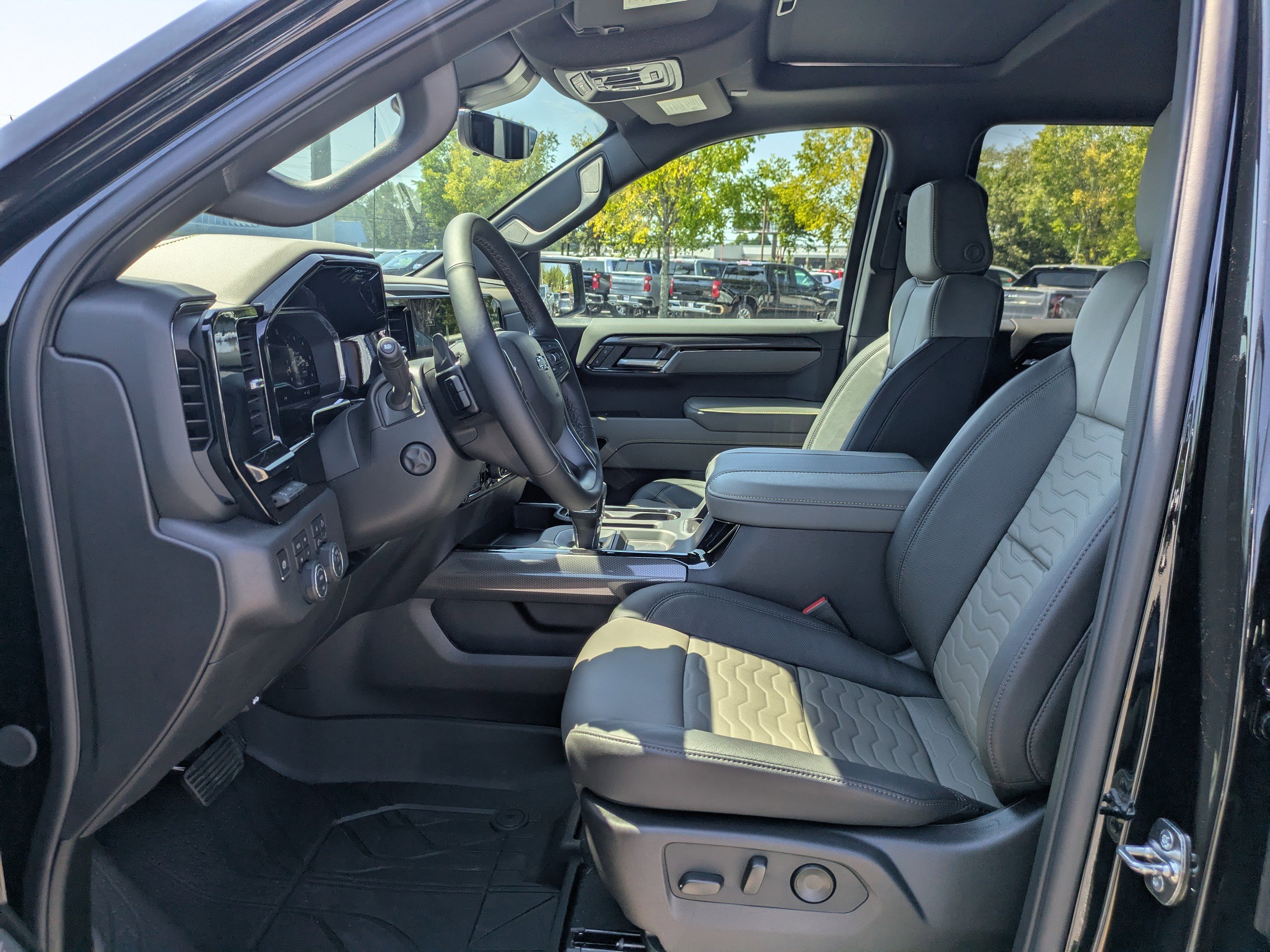 2025 Chevrolet Silverado 1500 ZR2 photo 17