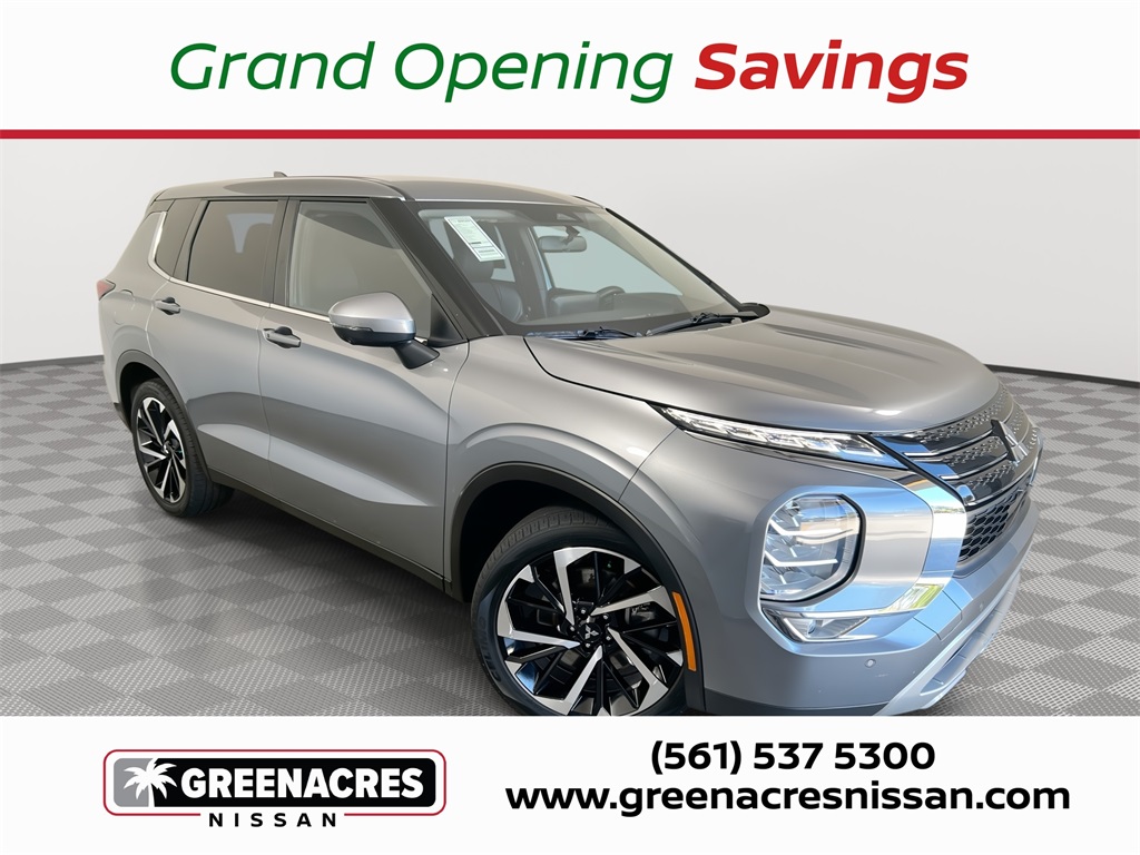 2024 Mitsubishi Outlander SE's photo