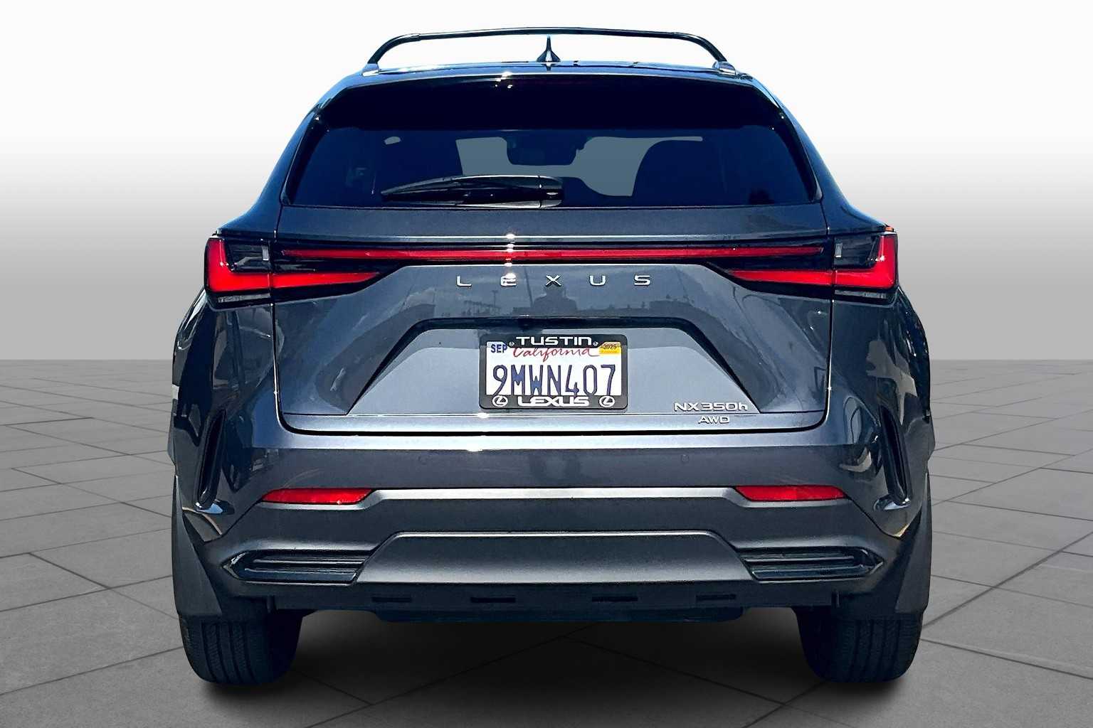 2025 Lexus NX Premium AWD photo 4