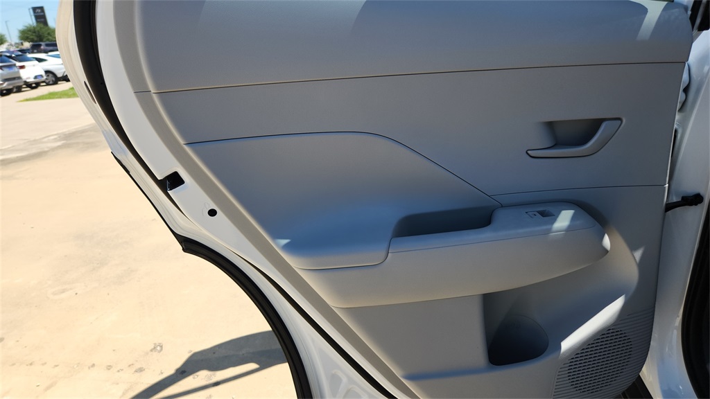 2025 Hyundai Kona SEL photo 21