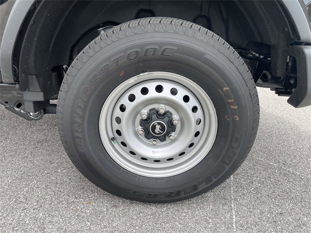 2025 Ford Bronco Base photo 3