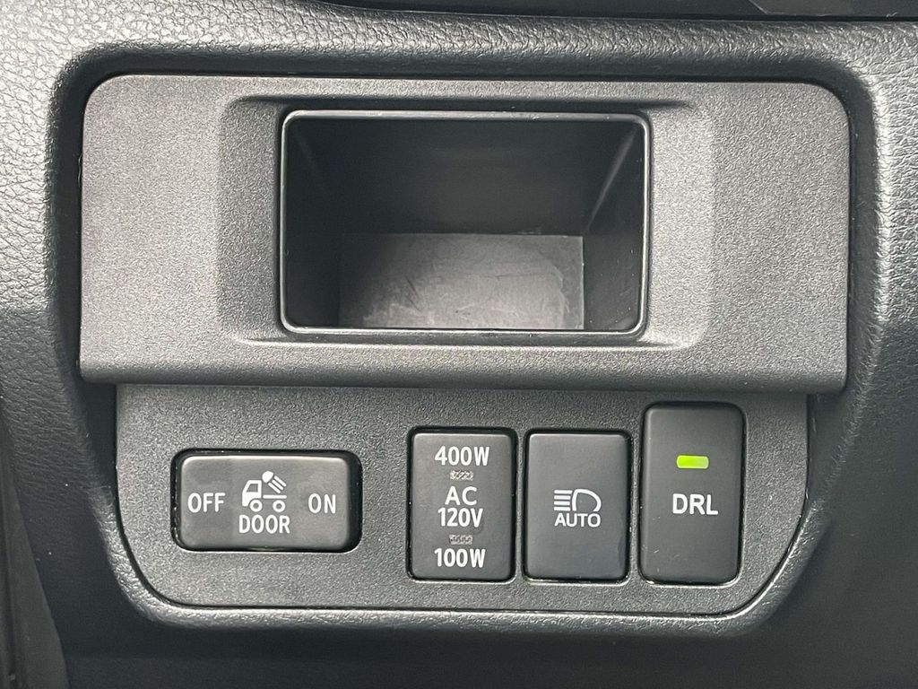 2018 Toyota Tacoma Limited photo 14