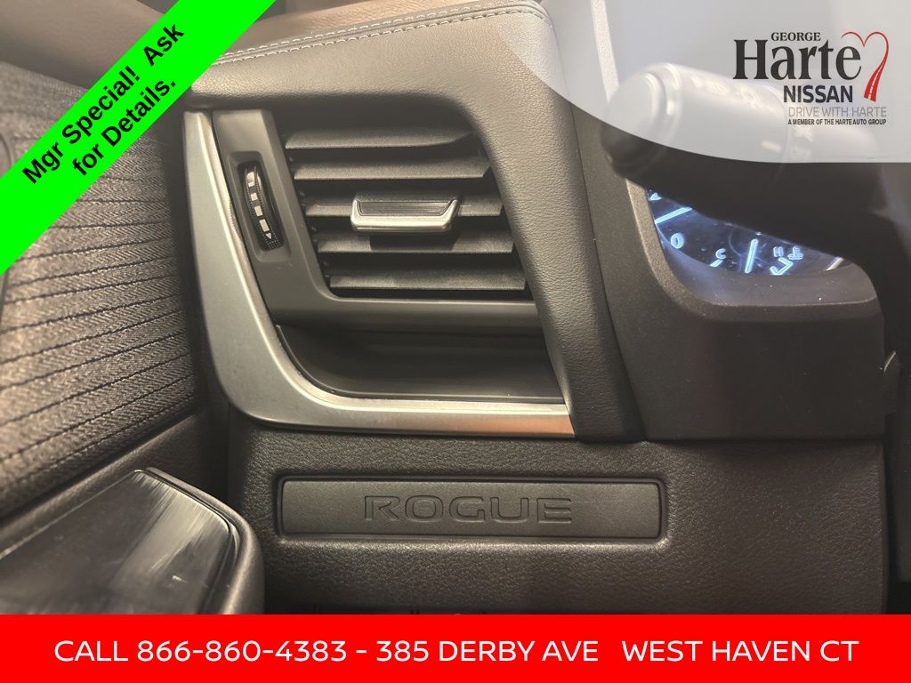 2023 Nissan Rogue S photo 13