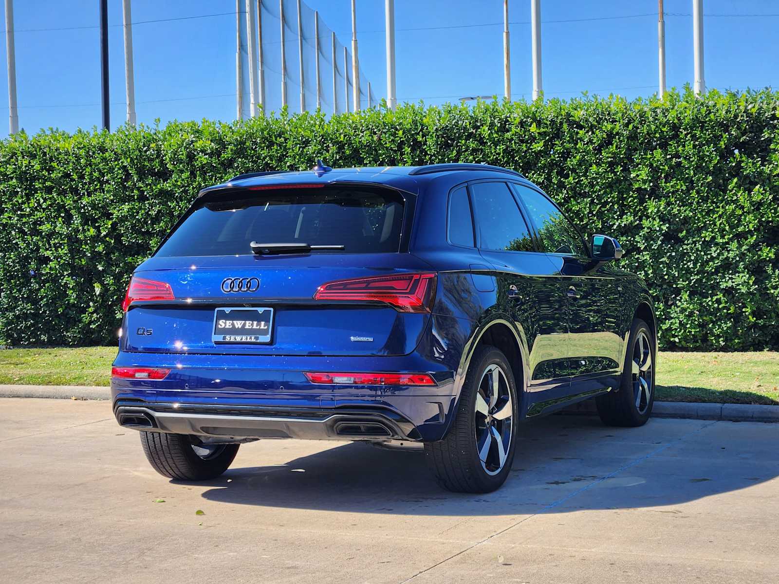 2023 Audi Q5 S line Premium Plus photo 2