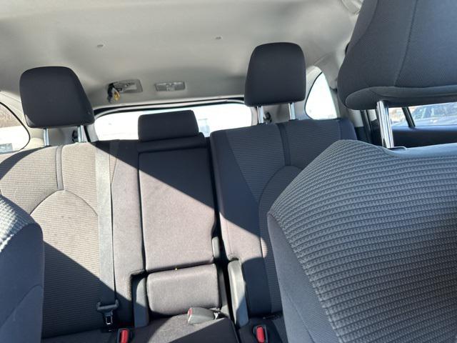 2024 Toyota Highlander LE photo 33