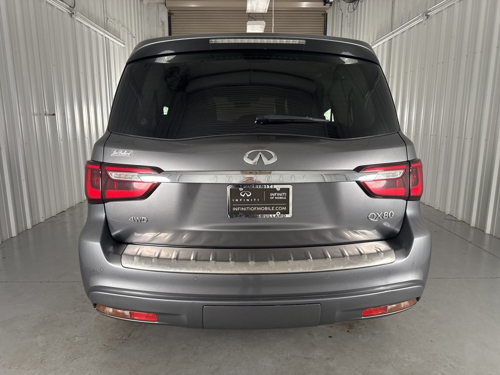 2020 Infiniti QX80 Luxe photo 3