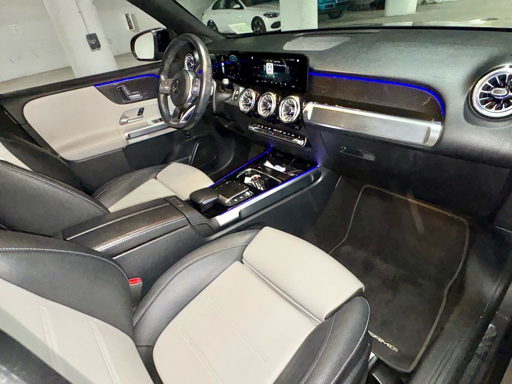 2022 Mercedes Benz GLB 250 photo 5