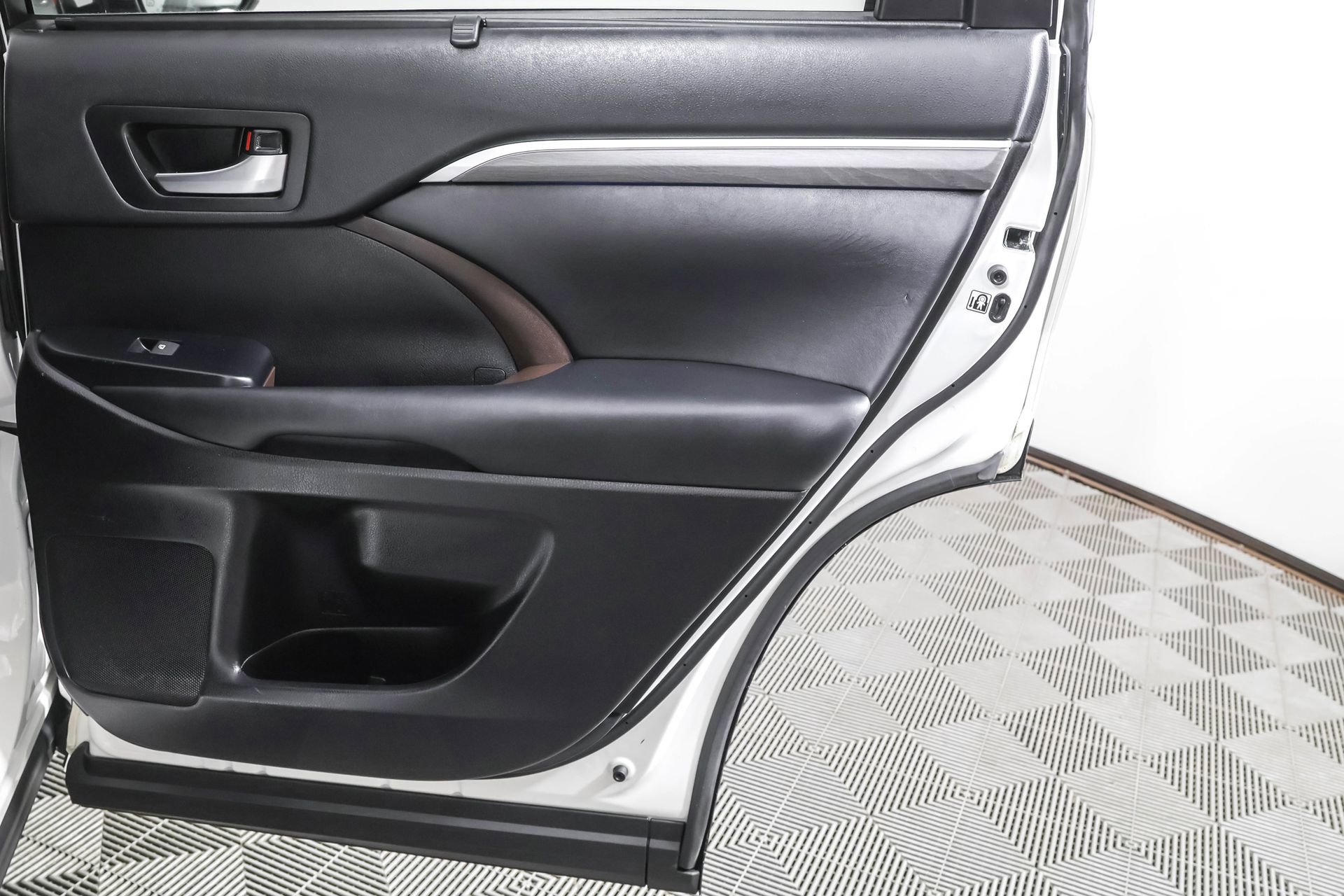 2019 Toyota Highlander Limited photo 33