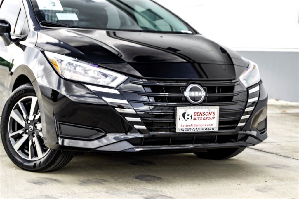2025 Nissan Versa SV photo 3