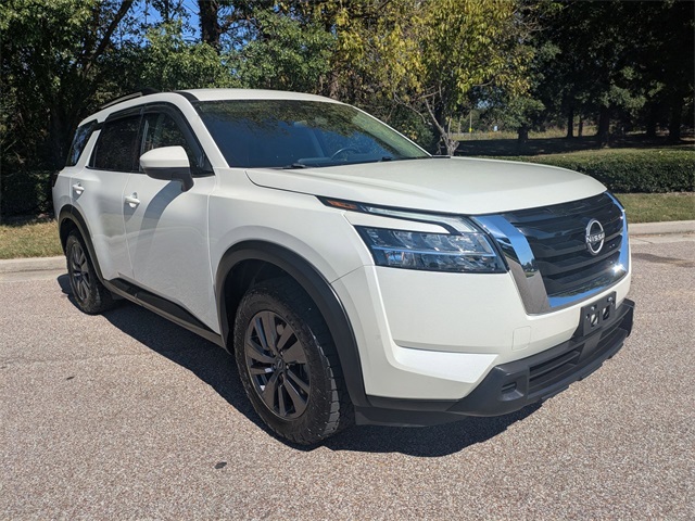 2022 Nissan Pathfinder SV photo 7