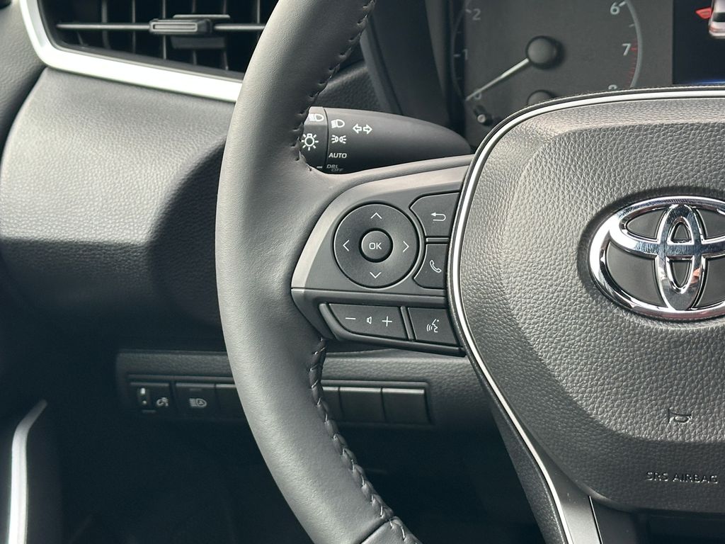 2025 Toyota Corolla SE photo 18