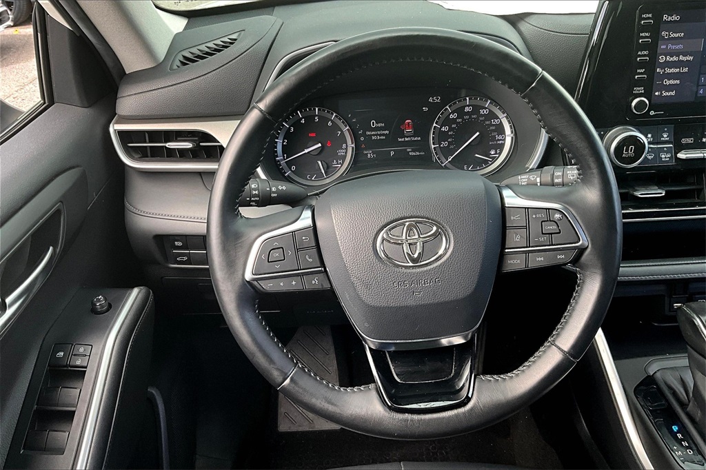 2020 Toyota Highlander XLE photo 6