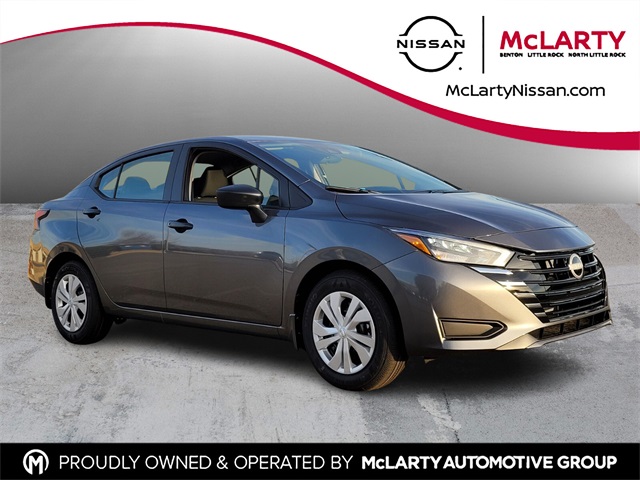 2025 Nissan Versa S's photo