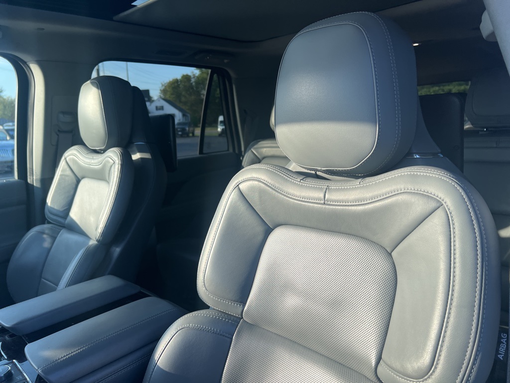 2021 Lincoln Navigator L Reserve photo 8