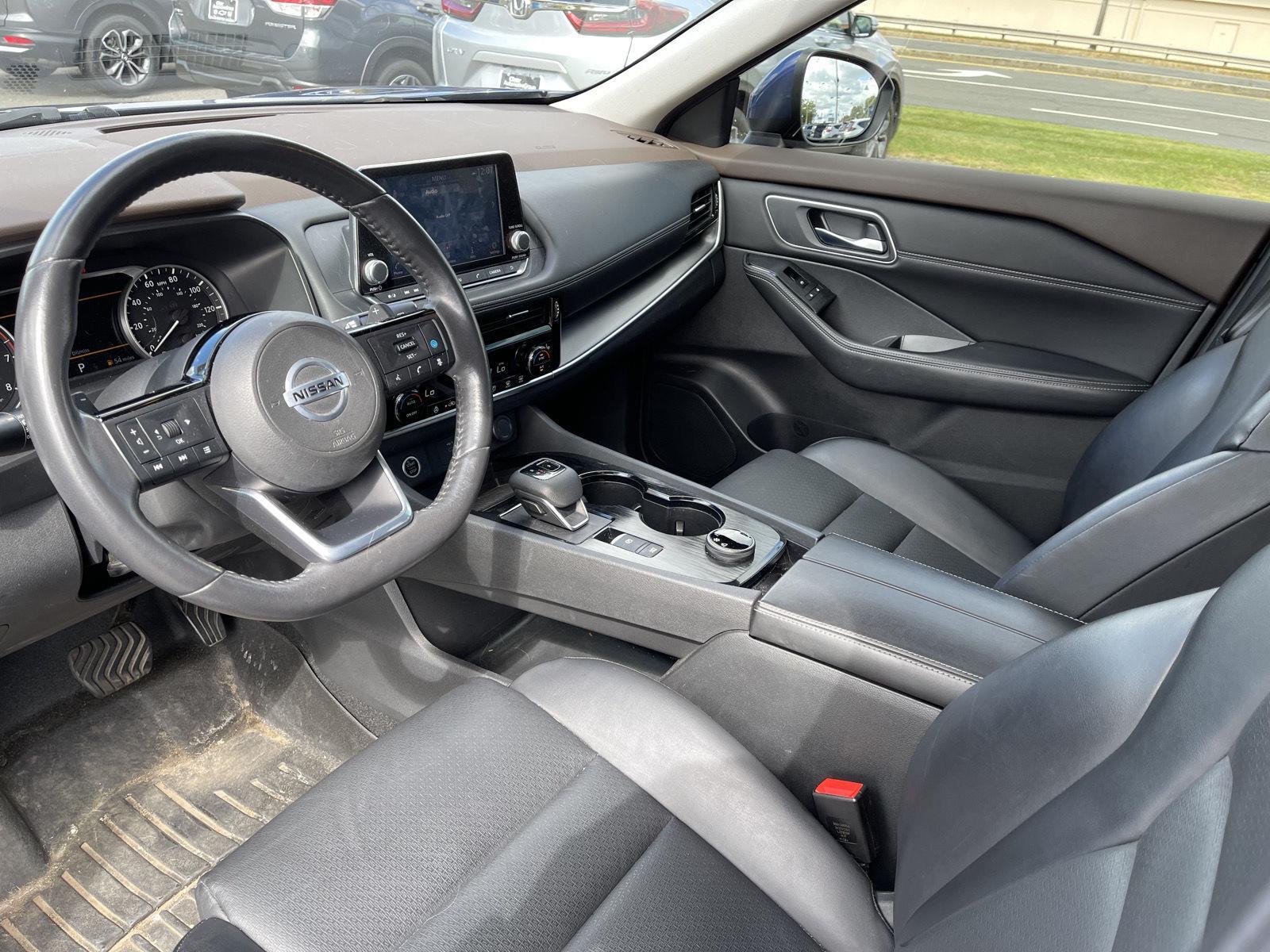 2021 Nissan Rogue SV photo 4