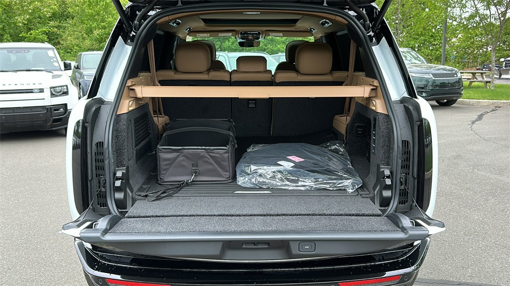 2025 Land Rover Range Rover SE photo 27