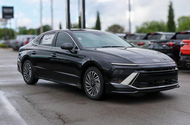 2025 Hyundai Sonata Hybrid SEL's photo