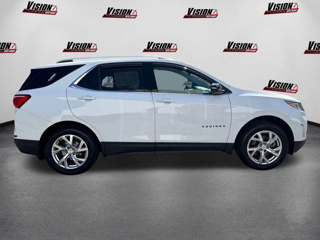 2018 Chevrolet Equinox LT photo 4