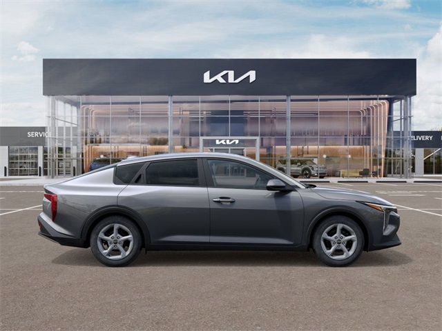 2025 Kia K4 LXS photo 2