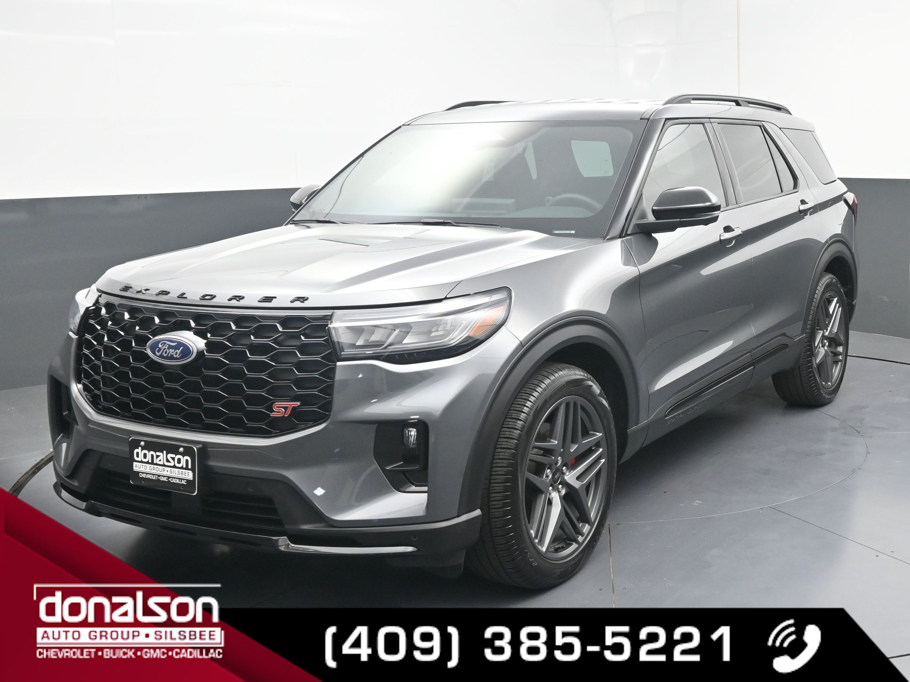 2025 Ford Explorer ST photo 4